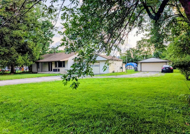Photo 4 of Sale Pending at 222 S Fenton Ave, Indianapolis, IN 46219 | MLS# 22119082 | Listing updated on 2026-10-07