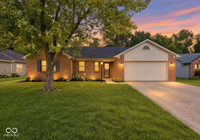 Photo 1 of Single family home for sale at 854 Ellington Cir, Greenwood, IN 46143 | MLS# 22119218 | Listing updated on 2026-09-25