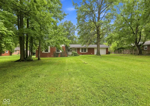 Photo 2 of Sale Pending at 5625 Kilmer Ln, Indianapolis, IN 46250 | MLS# 22119429 | Listing updated on 2026-09-08