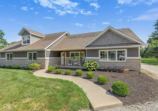 Photo 3 of Sale Pending at 5895 E County Rd 500 N, Brownsburg, IN 46112 | MLS# 22119450 | Listing updated on 2026-09-18