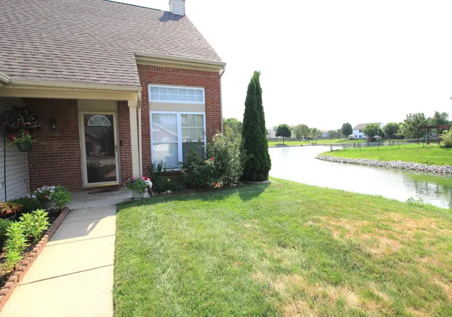 Photo 4 of Single family home for sale at 2399 Longleaf Dr, Greenwood, IN 46143 | MLS# 22119950 | Listing updated on 2026-09-16