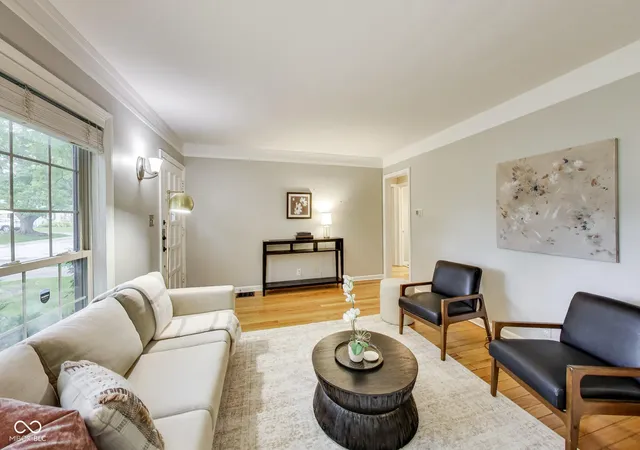 Photo 4 of Single family home for sale at 5211 Rosslyn Ave, Indianapolis, IN 46220 | MLS# 22120047 | Listing updated on 2026-10-30