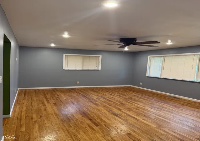 Photo 4 of Single family home for sale at 3921 S Olney St, Indianapolis, IN 46237 | MLS# 22120788 | Listing updated on 2026-09-30
