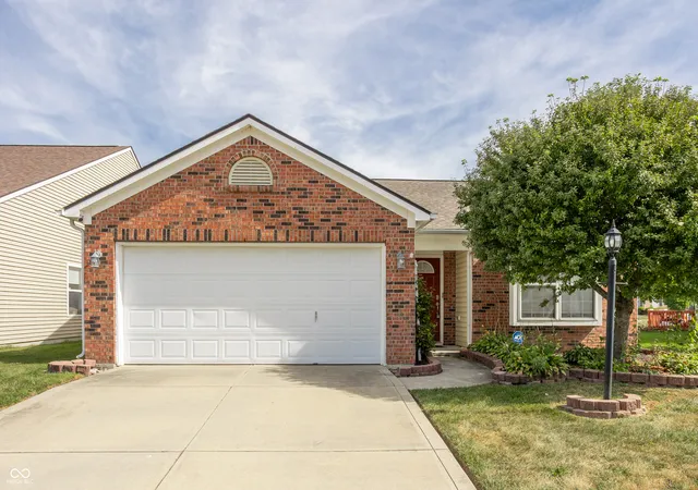 Photo 2 of Single family home for sale at 12476 Deerview Dr, Noblesville, IN 46060 | MLS# 22120992 | Listing updated on 2026-09-24
