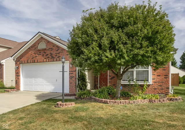 Photo 3 of Single family home for sale at 12476 Deerview Dr, Noblesville, IN 46060 | MLS# 22120992 | Listing updated on 2026-09-24