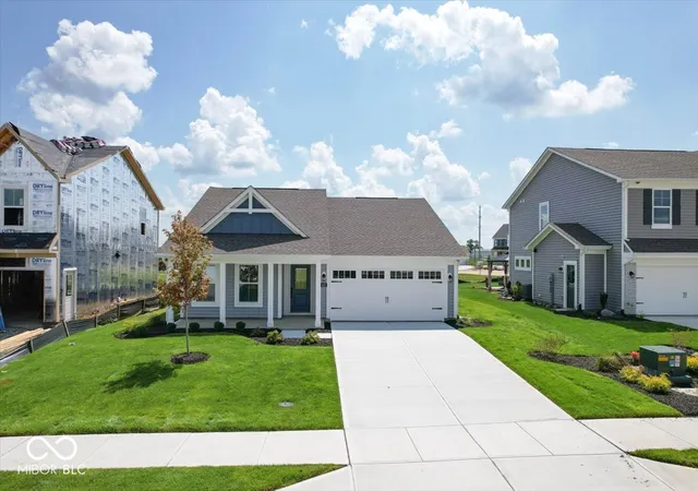 Photo 3 of Single family home for sale at 859 Oakleaf Dr, Greenfield, IN 46140 | MLS# 22121569 | Listing updated on 2026-10-07