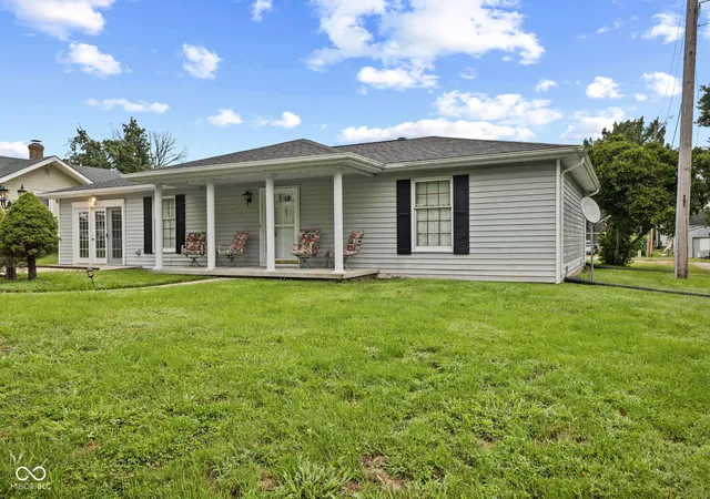 Photo 3 of Single family home for sale at 122 S 5th St, Gosport, IN 47433 | MLS# 22121957 | Listing updated on 2026-09-29