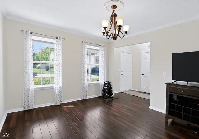 Photo 4 of Sale Pending at 2526 Senators Wy, Indianapolis, IN 46217 | MLS# 22121964 | Listing updated on 2026-10-02
