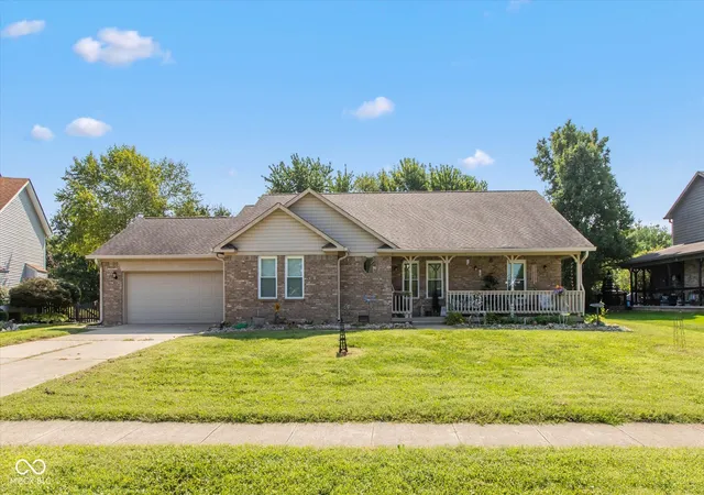 Photo 1 of Single family home for sale at 909 N Shore Blvd, Franklin, IN 46131 | MLS# 22122273 | Listing updated on 2026-09-28