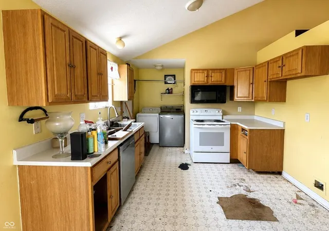 Photo 3 of Sale Pending at 2462 S Temple Ave, Indianapolis, IN 46203 | MLS# 22122440 | Listing updated on 2026-09-24