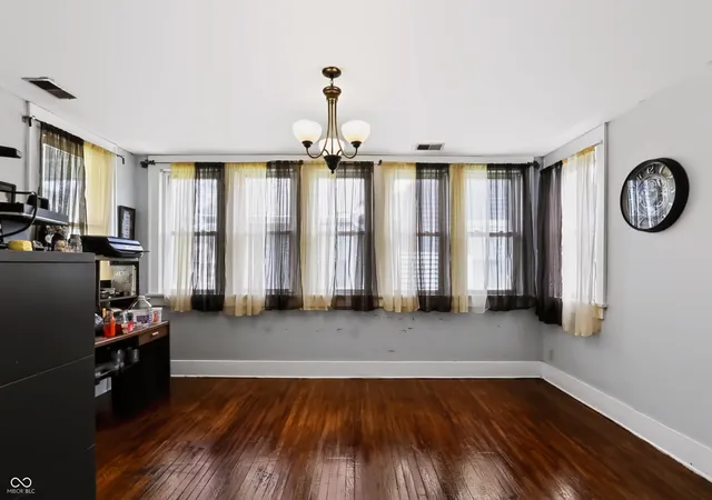 Photo 3 of Single family home for sale at 1139 W 5Th St, Marion, IN 46953 | MLS# 22122540 | Listing updated on 2026-10-06