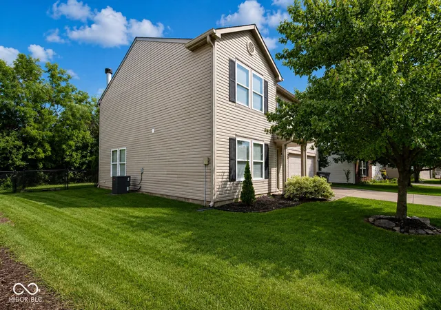 Photo 4 of Single family home for sale at 3313 Capsella Ln, Indianapolis, IN 46203 | MLS# 22122677 | Listing updated on 2026-10-25