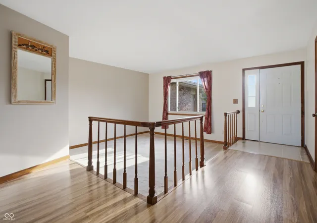 Photo 3 of Single family home for sale at 3260 Woodcrest Ct, Columbus, IN 47203 | MLS# 22123338 | Listing updated on 2026-09-23