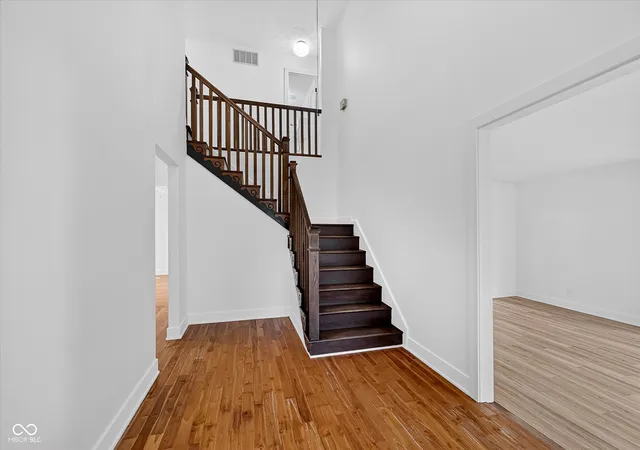 Photo 3 of Single family home for sale at 1607 Chestnut Ct, Noblesville, IN 46062 | MLS# 22123357 | Listing updated on 2026-09-28
