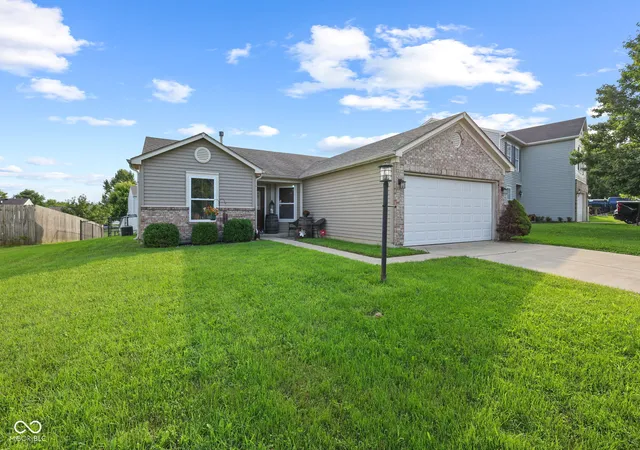 Photo 2 of Sale Pending at 207 Creekview Dr, Danville, IN 46122 | MLS# 22123454 | Listing updated on 2026-09-09