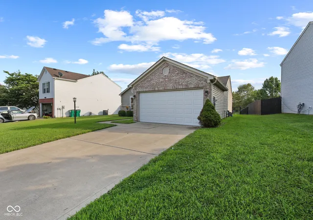 Photo 3 of Sale Pending at 207 Creekview Dr, Danville, IN 46122 | MLS# 22123454 | Listing updated on 2026-09-09