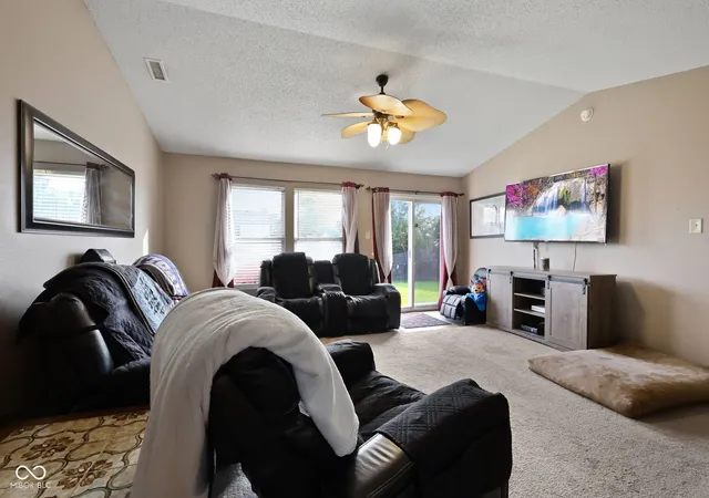 Photo 4 of Sale Pending at 207 Creekview Dr, Danville, IN 46122 | MLS# 22123454 | Listing updated on 2026-09-09