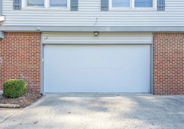 Photo 3 of Condo for sale at 7547 Farm View Cir E, Indianapolis, IN 46256 | MLS# 22123515 | Listing updated on 2026-09-29