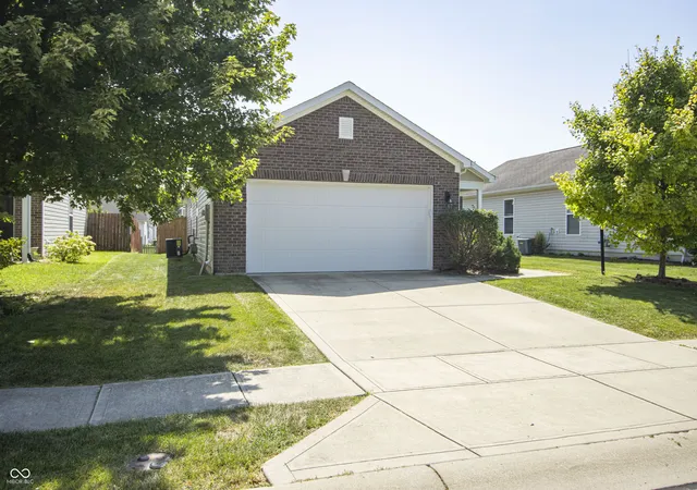 Photo 2 of Sale Pending at 19398 Links Ln, Noblesville, IN 46062 | MLS# 22123553 | Listing updated on 2026-09-08
