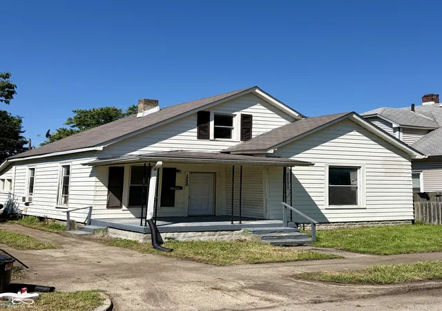 Photo 3 of Single family home for sale at 1226 S Richland St, Indianapolis, IN 46221 | MLS# 22123566 | Listing updated on 2026-09-08