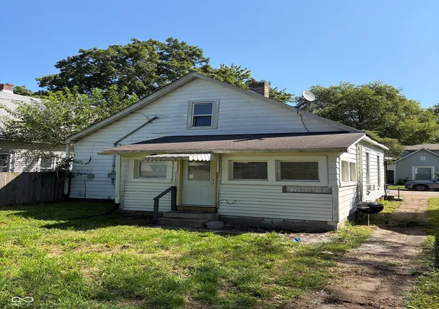 Photo 3 of Single family home for sale at 1226 S Richland St, Indianapolis, IN 46221 | MLS# 22123566 | Listing updated on 2026-09-08