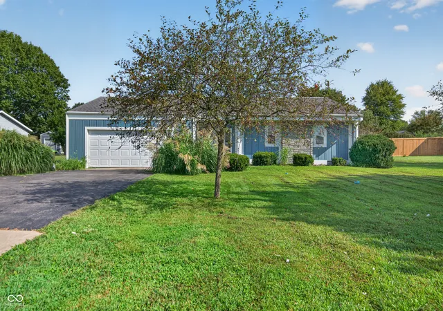 Photo 2 of Single family home for sale at 4004 High St, Logansport, IN 46947 | MLS# 22123612 | Listing updated on 2026-09-27