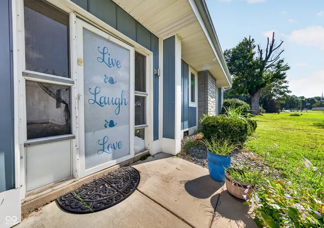 Photo 3 of Single family home for sale at 4004 High St, Logansport, IN 46947 | MLS# 22123612 | Listing updated on 2026-10-08