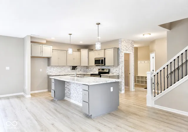 Photo 3 of Single family home for sale at 7252 Lockford Walk N, Avon, IN 46123 | MLS# 22123702 | Listing updated on 2026-09-17