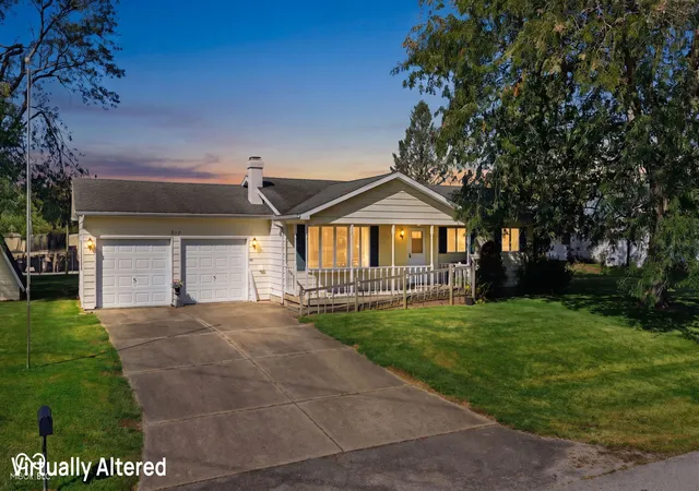 Photo 2 of Single family home for sale at 910 W Walnut, Rockville, IN 47872 | MLS# 22123862 | Listing updated on 2026-09-17