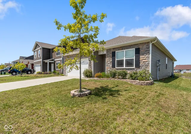 Photo 3 of Single family home for sale at 3144 W Keepsake Ln, Monrovia, IN 46157 | MLS# 22123891 | Listing updated on 2026-09-17