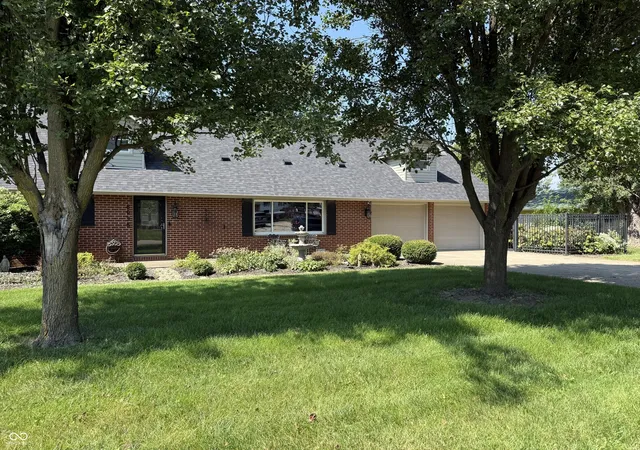 Photo 1 of Single family home for sale at 8935 N Mark Dr, Alexandria, IN 46001 | MLS# 22124003 | Listing updated on 2026-09-16
