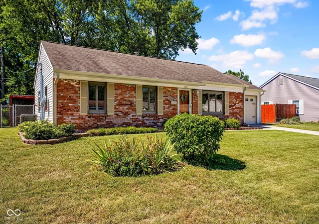 Photo 2 of Sale Pending at 3022 Desoto Way, Columbus, IN 47203 | MLS# 22124043 | Listing updated on 2026-09-09