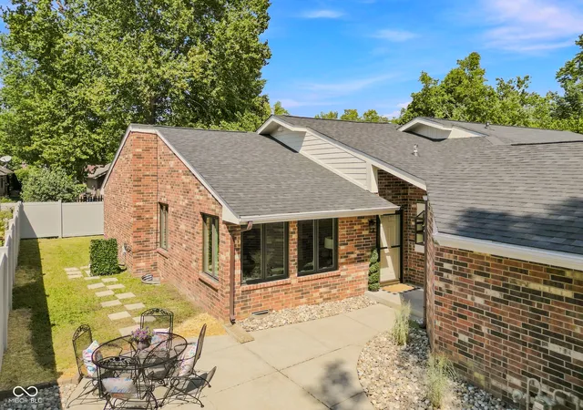 Photo 1 of Sale Pending at 4248 Mockernut Ct, Columbus, IN 47201 | MLS# 22124212 | Listing updated on 2026-09-08