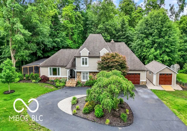 Photo 3 of Sale Pending at 4623 E Windsor Ln, Columbus, IN 47201 | MLS# 22124352 | Listing updated on 2026-09-16