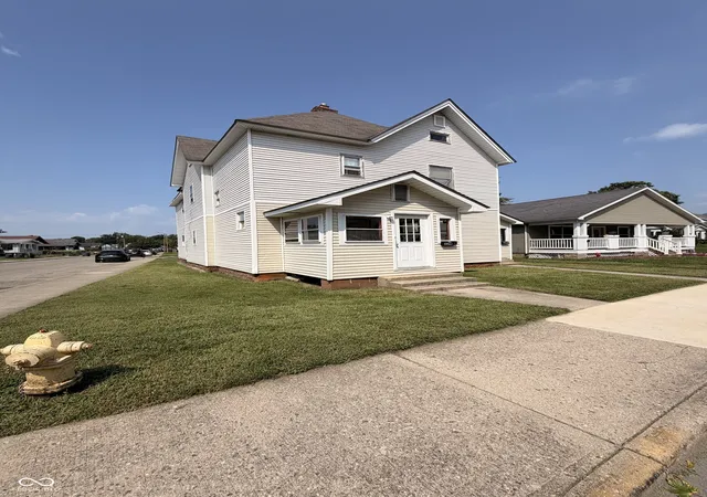 Photo 2 of House for sale at 826 Nichol Ave, Anderson, IN 46016 | MLS# 22124529 | Listing updated on 2026-09-17