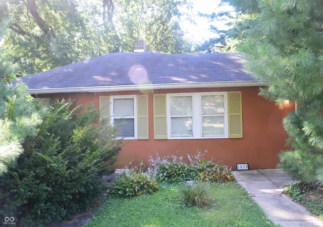 Photo 3 of Single family home for sale at 1025 Helen Dr, Indianapolis, IN 46240 | MLS# 22124530 | Listing updated on 2026-09-30