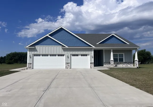 Photo 2 of Sale Pending at 201 Eagle Dr, Covington, IN 47932 | MLS# 22124640 | Listing updated on 2026-09-17