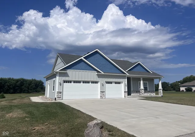 Photo 3 of Sale Pending at 201 Eagle Dr, Covington, IN 47932 | MLS# 22124640 | Listing updated on 2026-09-17