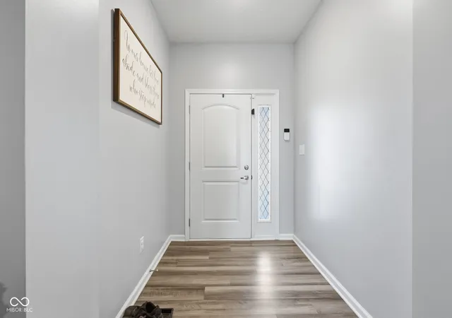 Photo 4 of Single family home for sale at 5573 Stone Grv Ct, Mc Cordsville, IN 46055 | MLS# 22124664 | Listing updated on 2026-09-18