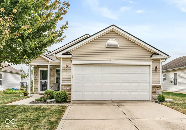 Photo 1 of Single family home for sale at 765 Sunvista Dr, Avon, IN 46123 | MLS# 22124725 | Listing updated on 2026-09-11