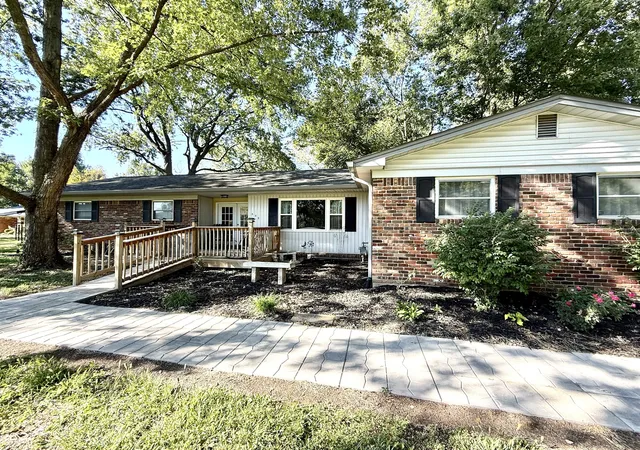 Sale Pending at 842 W Cutsinger Rd, Greenwood, IN 46143 | MLS# 22124827 | Listing updated on 2026-09-11