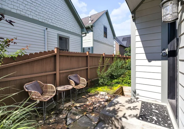Photo 4 of Single family home for sale at 1544 Bellefontaine St, Indianapolis, IN 46202 | MLS# 22124860 | Listing updated on 2026-09-22