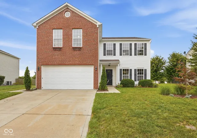 Photo 1 of Single family home for sale at 1102 Maple Run Dr, Sheridan, IN 46069 | MLS# 22124863 | Listing updated on 2026-09-28