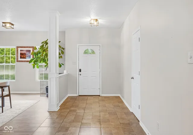 Photo 3 of Single family home for sale at 1102 Maple Run Dr, Sheridan, IN 46069 | MLS# 22124863 | Listing updated on 2026-09-28