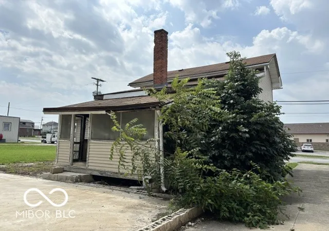 Photo 3 of Single family home for sale at 309 N Jackson St, Greencastle, IN 46135 | MLS# 22124891 | Listing updated on 2026-09-08