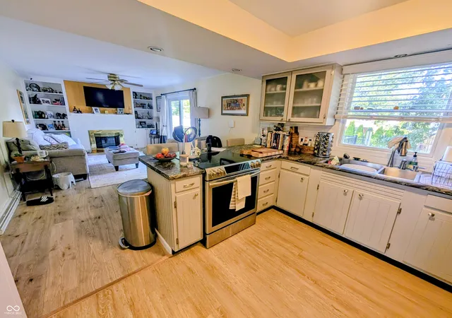 Photo 3 of Sale Pending at 3910 Lantern, Columbus, IN 47203 | MLS# 22124929 | Listing updated on 2026-09-21