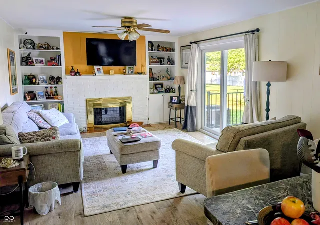 Photo 3 of Sale Pending at 3910 Lantern, Columbus, IN 47203 | MLS# 22124929 | Listing updated on 2026-09-21