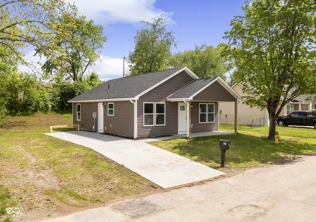Photo 3 of Single family home for sale at 1890 Londondary Way, North Vernon, IN 47265 | MLS# 22124943 | Listing updated on 2026-09-30