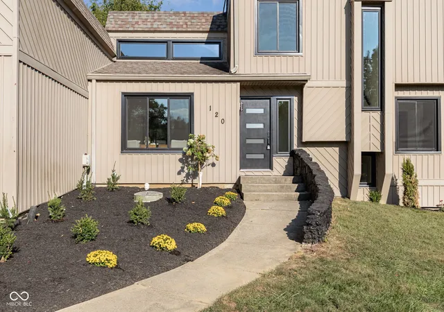 Photo 2 of Sale Pending at 120 Wesley Cir, Noblesville, IN 46062 | MLS# 22124972 | Listing updated on 2026-09-27