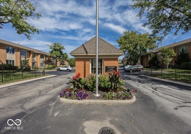 Condo for sale at 541 W Hunters Dr #C, Carmel, IN 46032 | MLS# 22125048